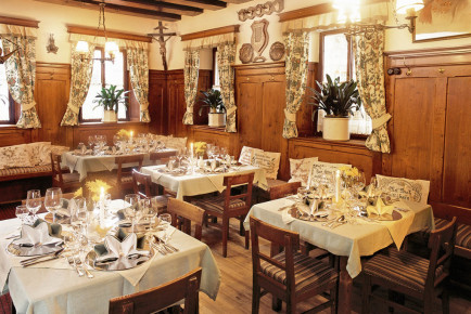 Gaststube mit alter Kuchl - Restaurant in Altenmarkt