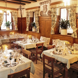 Gaststube mit alter Kuchl – Restaurant in Altenmarkt